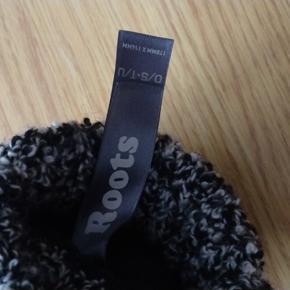 Roots Marled Knit Wool Mittens - Picture 4 of 6